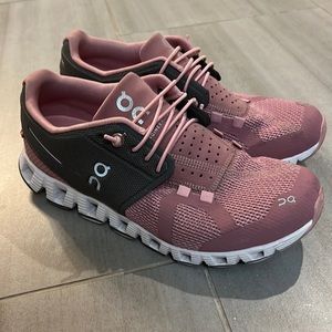 On cloud women sneakers